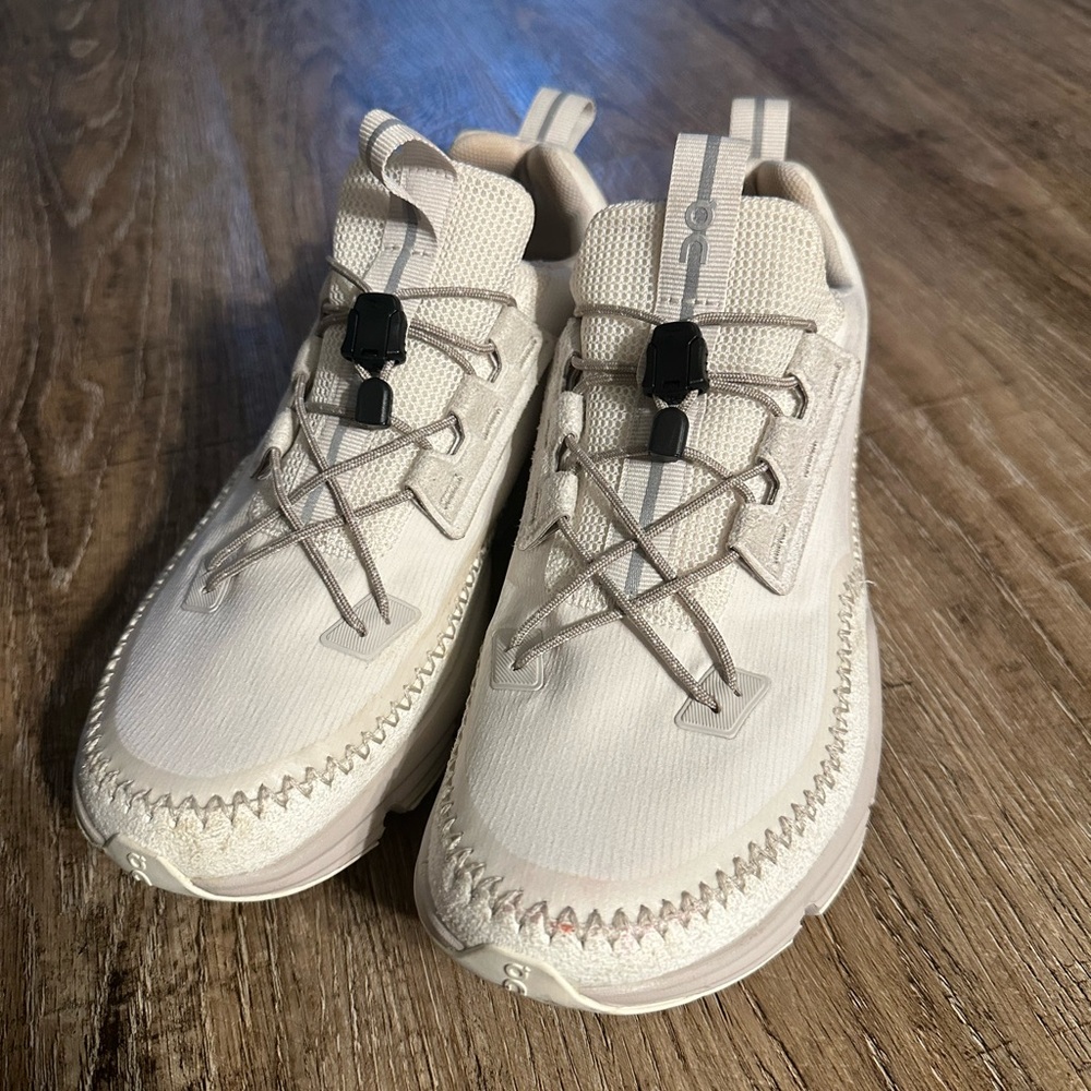 Womens on cloud